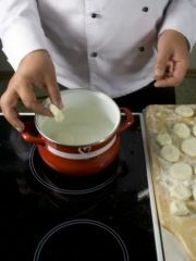 Приготовление блюда по рецепту - Ленивые вареники (2). Шаг 3