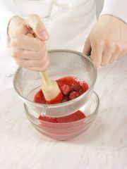 Приготовление блюда по рецепту - Холодник из ягод. Шаг 1