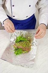 Приготовление блюда по рецепту - Мясо, запеченное с киви. Шаг 3