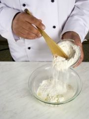 Приготовление блюда по рецепту - Ленивые вареники (2). Шаг 1