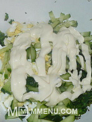 Приготовление блюда по рецепту - Салат из крапивы. Шаг 8