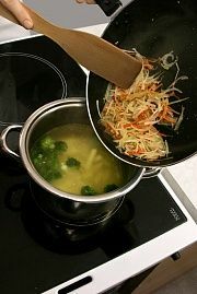 Приготовление блюда по рецепту - Суп овощной. Шаг 3