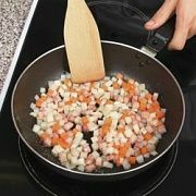 Приготовление блюда по рецепту - Суп гороховый с копченостями (2). Шаг 2