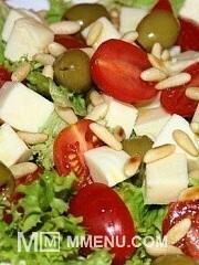 Приготовление блюда по рецепту - Лёгкий салат с моцареллой и помидорами. Шаг 1