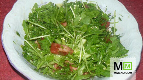 Летний салат с рукколой