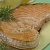 Филе лосося на слое соли
