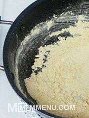 Приготовление блюда по рецепту - Грибное изобилие под белым соусом. Шаг 6