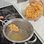 Приготовление блюда по рецепту - Суп гороховый с копченостями (2). Шаг 3