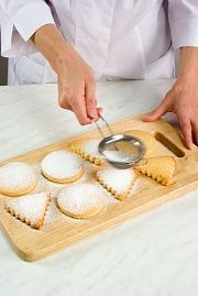 Приготовление блюда по рецепту - Миндальное печенье с ромом. Шаг 3